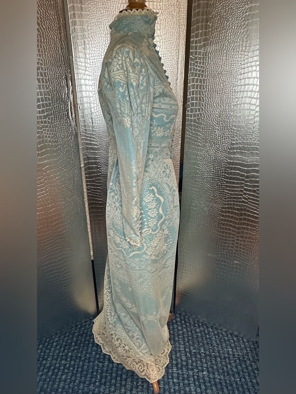 Vintage Style Tea Gown Turquoise White Lace Overlay & Faux Pearl Buttons - Picture 10 of 16
